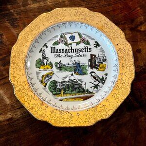 Massachusetts The Bay State Souvenir Plate Warranted 22K Gold Trim 10.5" Decorat